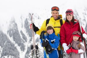 Family_portrait_skiing_shutterstock_hero3_